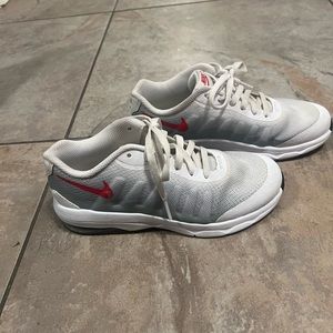 Nike Air Max Invigor 'White/Wolf Grey/Black/ Red' - CZ4196-100 Sz 1.5.
